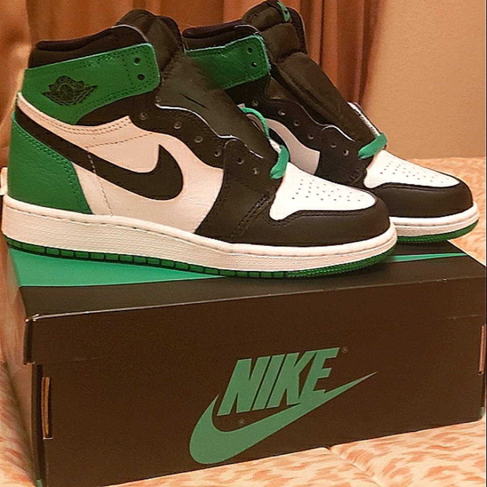 Nike Air Jordan 1 Retro(YOUTH 3.5, LADIS 5.5)